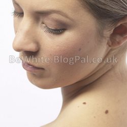 Skin whitening facial for Thai